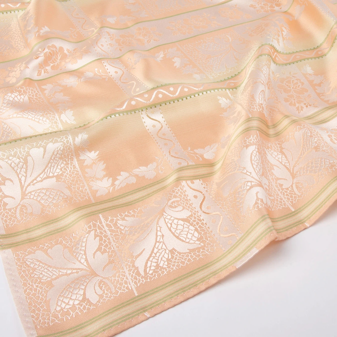 Lise Silkeskjerf  ⎮  7