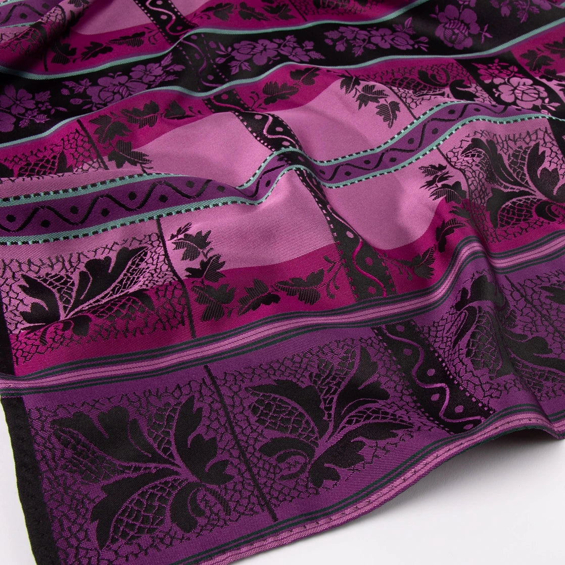 Lise Silkeskjerf  ⎮  52